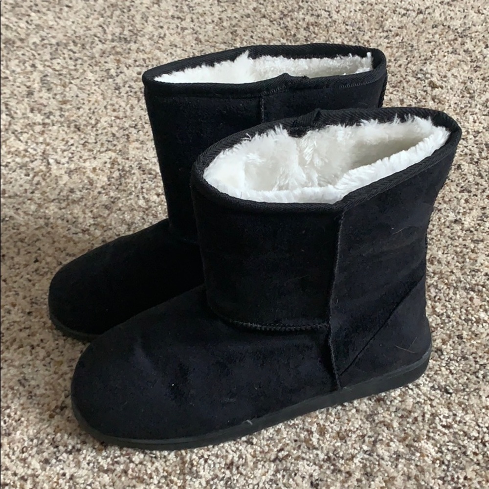 Black Dawgs short snow boots